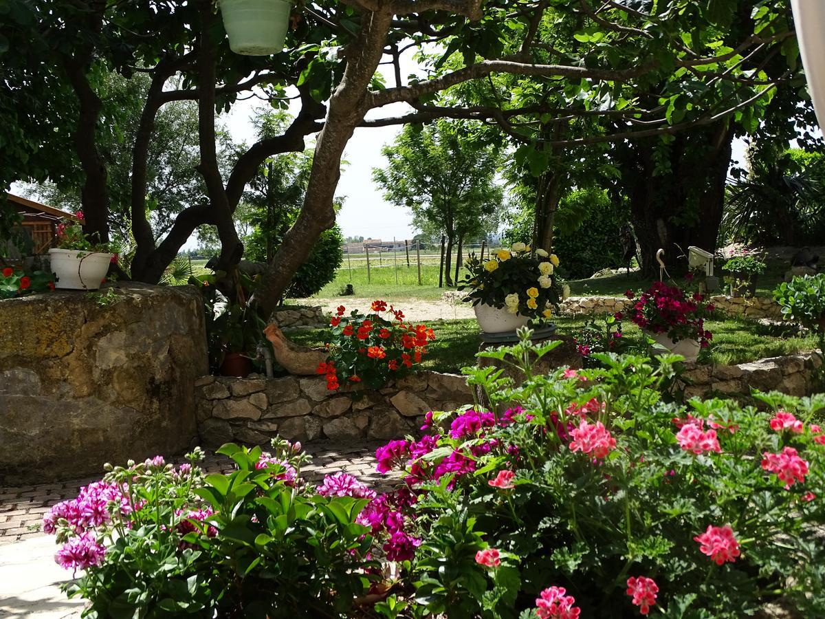 Bastide Des Princes B&B Caderousse Экстерьер фото